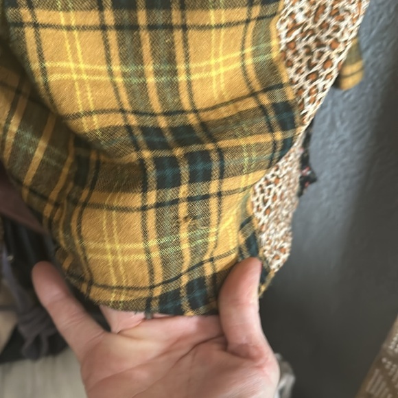 Gimmicks | Mixed Print Button Down - Picture 5 of 9